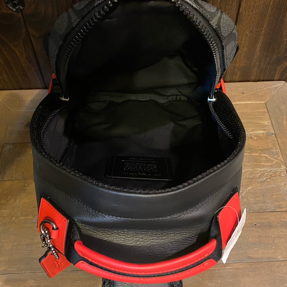 NWT Authentic Coach Edge Sling Pack - Picture 4 of 8